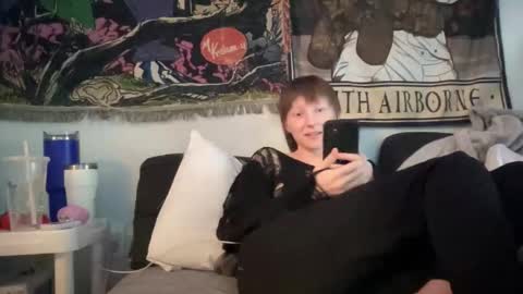 Snapshot of maddlips chatting on February 5, 10:03 pm Rat Boy online show from February 5, 10:03 pm