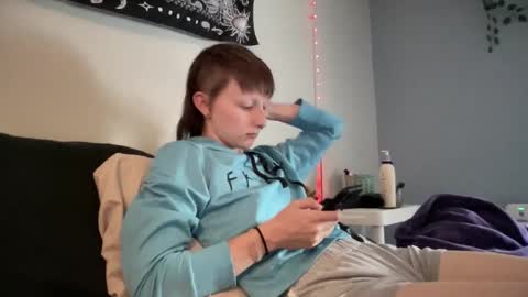 Snapshot of maddlips chatting on February 22, 7:34 pm Rat Boy online show from February 22, 7:34 pm