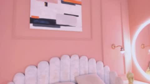 Maddy  online show from January 5, 9:15 am