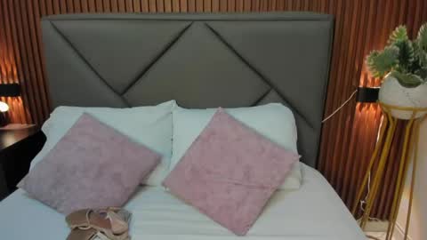 Snapshot of maddy_bythesea chatting on May 21, 2:29 am M A D D Y online show from May 21, 2:29 am