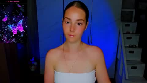 Snapshot of maddy_gate chatting on July 1, 9:22 am maddy_gate online show from July 1, 9:22 am