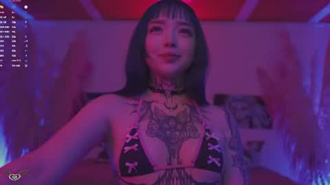 Snapshot of maddy_uwu chatting on July 30, 5:17 am maddy_uwu online show from July 30, 5:17 am