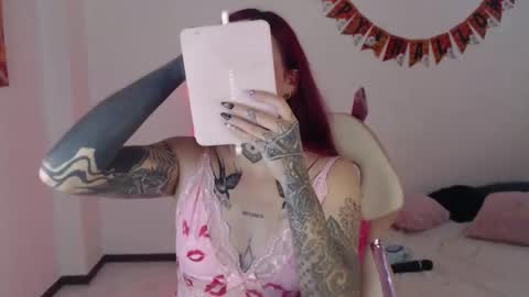 Snapshot of maddy_vicius19 chatting on October 19, 8:42 pm maddy_vicius19 online show from October 19, 8:42 pm