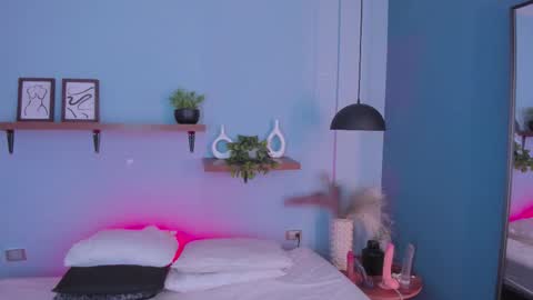 Snapshot of maddy_walker chatting on November 9, 12:58 pm Maddy online show from November 9, 12:58 pm