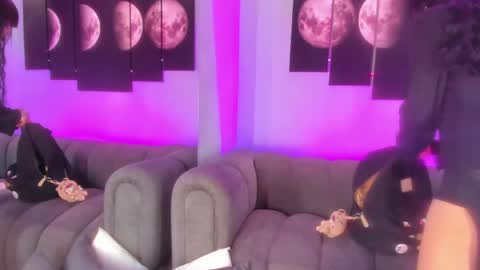 Maddy  online show from April 20, 12:30 pm