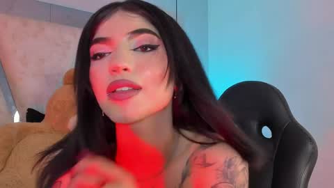 Snapshot of maddyperez8 chatting on May 27, 1:57 am BELLA online show from May 27, 1:57 am