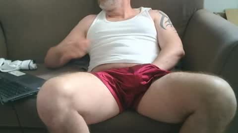 Snapshot of made4pleasure chatting on April 29, 2:21 pm made4pleasure online show from April 29, 2:21 pm