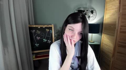 madelaines online show from November 18, 9:36 am