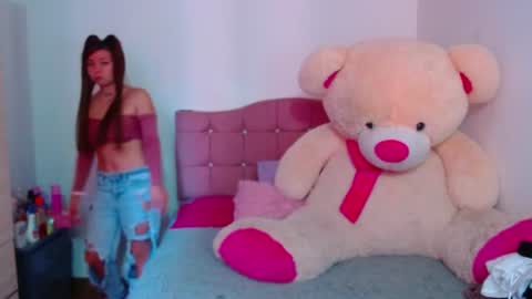 Snapshot of madelen_2 chatting on July 31, 9:03 pm madelen_2 online show from July 31, 9:03 pm