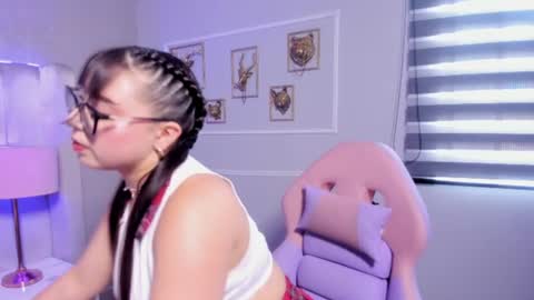 Snapshot of madeleynrose chatting on June 24, 7:57 pm Madeleyn online show from June 24, 7:57 pm