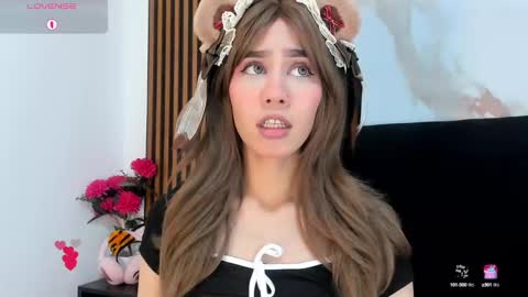 Snapshot of madelin_clerk chatting on December 10, 7:54 pm Madelin Clerk online show from December 10, 7:54 pm