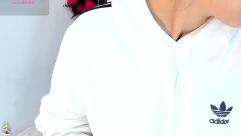 Snapshot of madelin_clerk chatting on December 29, 2:21 pm Madelin Clerk online show from December 29, 2:21 pm