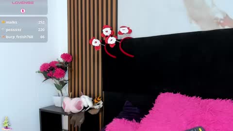 Snapshot of madelin_clerk chatting on December 30, 9:19 pm Madelin Clerk online show from December 30, 9:19 pm