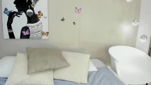 Snapshot of madeline_jhones chatting on May 5, 1:52 pm Madeline online show from May 5, 1:52 pm