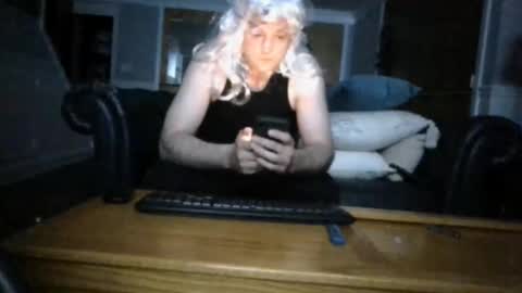 Snapshot of madelinemonroee chatting on May 16, 4:42 am madelinemonroee online show from May 16, 4:42 am