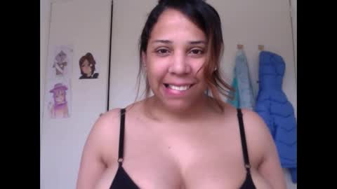 madellein online show from October 21, 6:08 pm