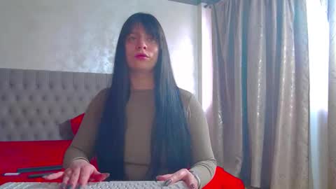 madelynvelure online show from February 26, 1:32 pm