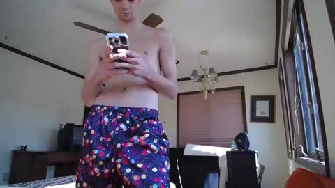 Snapshot of madeofstarrdust chatting on January 15, 5:38 pm Connor Starr online show from January 15, 5:38 pm