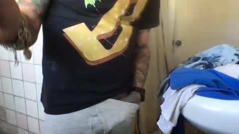 Snapshot of madeyoulook818 chatting on February 2, 8:40 pm madeyoulook818 online show from February 2, 8:40 pm