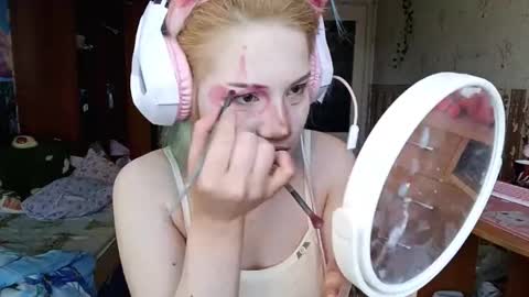 Snapshot of madgezari chatting on February 21, 7:09 am Alice Kaneki online show from February 21, 7:09 am