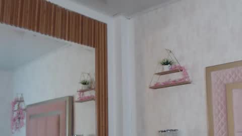 madhison_5 online show from April 15, 12:12 pm