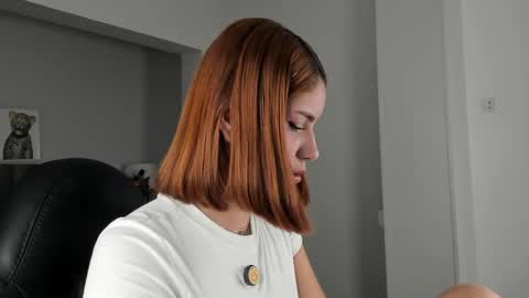 Madie  online show from April 4, 11:40 am