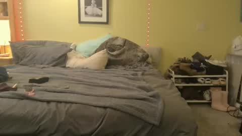 Snapshot of madie_ray chatting on April 7, 6:58 am Madie Ray online show from April 7, 6:58 am