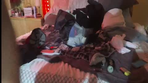 Snapshot of madie_ray chatting on April 15, 7:26 am Madie Ray online show from April 15, 7:26 am