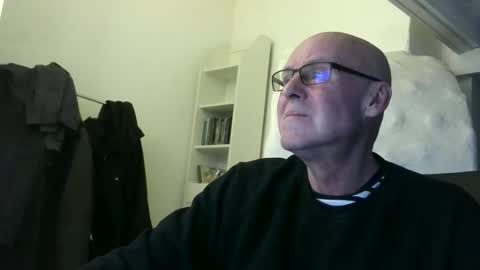 Snapshot of madio1187940 chatting on December 23, 1:58 am madio1187940 online show from December 23, 1:58 am