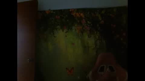 Snapshot of madison_tits chatting on April 21, 1:42 am madison_tits online show from April 21, 1:42 am