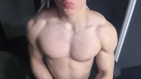 madisonboy2 online show from November 5, 10:21 pm