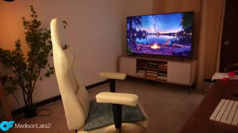 madisonlara online show from November 8, 5:56 pm