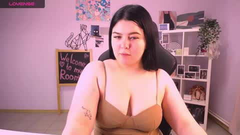 madisonmongomery online show from December 4, 6:17 pm