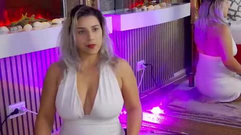 madisonrusso online show from November 17, 8:53 am