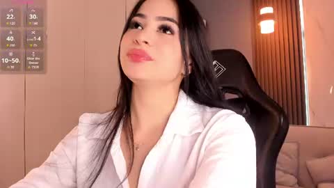 Snapshot of madisson_foxxx_ chatting on July 16, 8:26 pm Madi Fox online show from July 16, 8:26 pm
