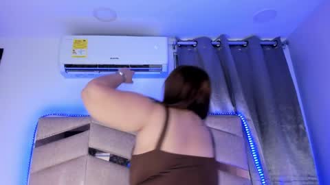 madissonlee__ online show from April 10, 10:14 pm