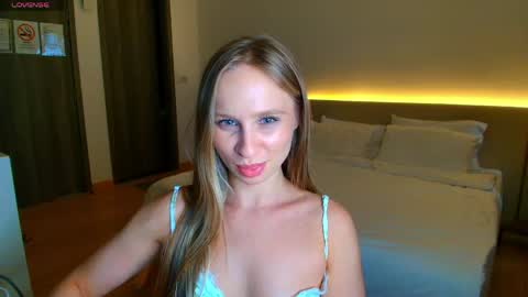 Snapshot of madlen_new chatting on April 25, 4:48 am Madlen online show from April 25, 4:48 am
