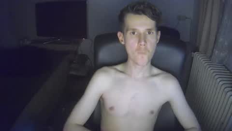 Snapshot of madnessss1215 chatting on February 25, 8:40 pm madnessss1215 online show from February 25, 8:40 pm