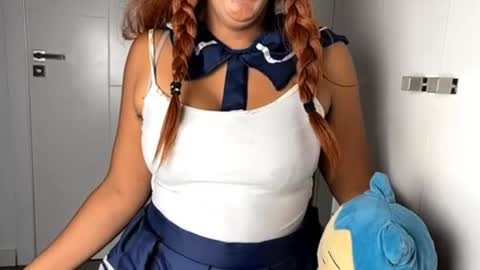 Snapshot of madsnextdoor chatting on October 21, 2:18 pm Maddie online show from October 21, 2:18 pm