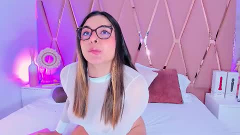 Mady James online show from November 12, 12:38 pm