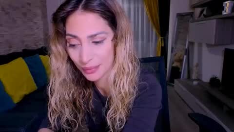 Snapshot of madyeroberts chatting on March 19, 10:14 pm Madye Roberts online show from March 19, 10:14 pm