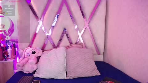 Snapshot of madyson_hill chatting on April 30, 12:00 pm Madyson online show from April 30, 12:00 pm