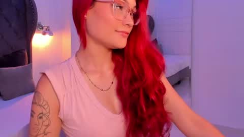 Mae Lyra online show from July 27, 4:58 pm