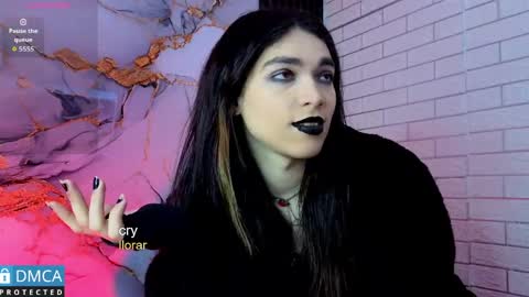 Snapshot of maevekuro chatting on May 8, 3:23 am maevekuro online show from May 8, 3:23 am