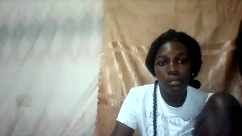 maevre_ online show from January 16, 7:07 pm