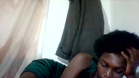 maevre_ online show from February 19, 9:11 pm