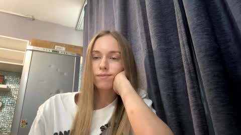 Snapshot of mafaldatefera chatting on February 19, 6:42 am Sara online show from February 19, 6:42 am