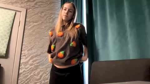 Sara online show from March 22, 6:17 am