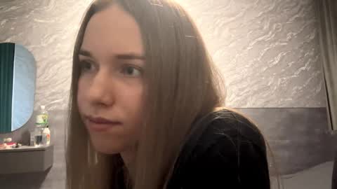 Sara online show from April 10, 6:18 am