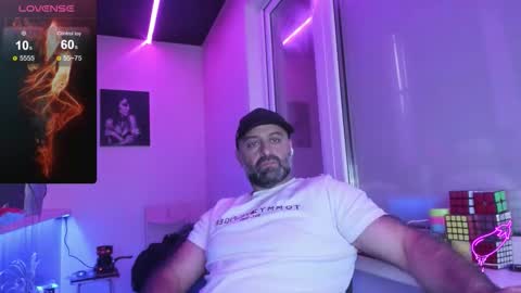 Snapshot of magabear chatting on September 9, 9:09 am Magabear online show from September 9, 9:09 am
